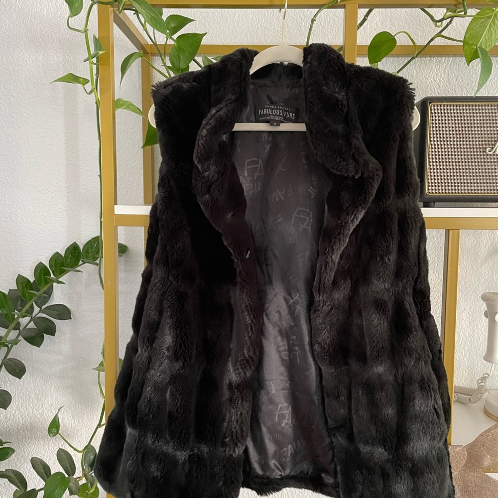 Fabulous Furs Women's Luxurious Black Faux Fur Jacket